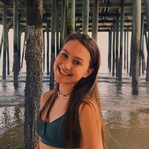 Meet your Posher, Ella